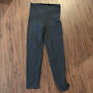 Simply Vera gray control top leggings